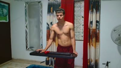 alexander_cr1 live cam on Cam4