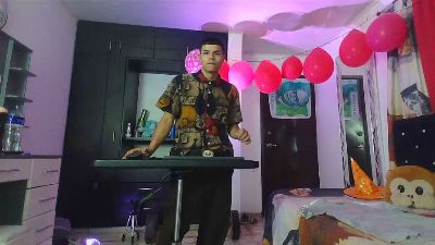 alexander_cr1 live cam on Cam4