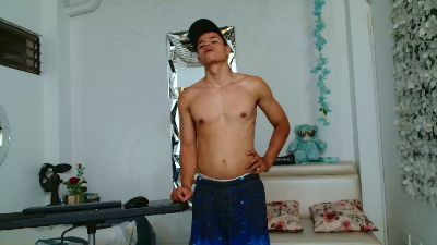 alexander_cr1 live cam on Cam4