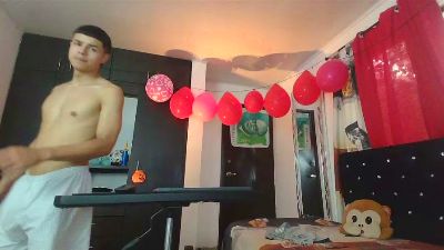 alexander_cr1 live cam on Cam4