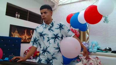 alexander_cr1 live cam on Cam4