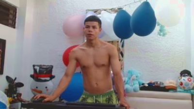 alexander_cr1 live cam on Cam4