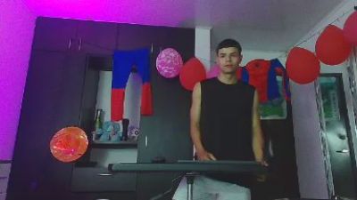 alexander_cr1 live cam on Cam4