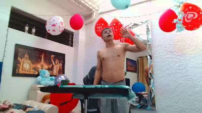 alexander_cr1 live cam on Cam4