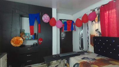 alexander_cr1 live cam on Cam4