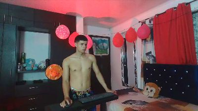 alexander_cr1 live cam on Cam4