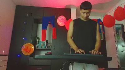 alexander_cr1 live cam on Cam4