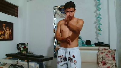 alexander_cr1 live cam on Cam4