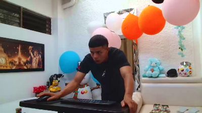 alexander_cr1 live cam on Cam4