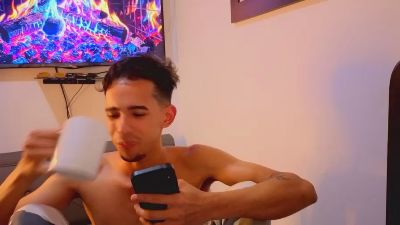 alexandrooo260 live cam on Cam4