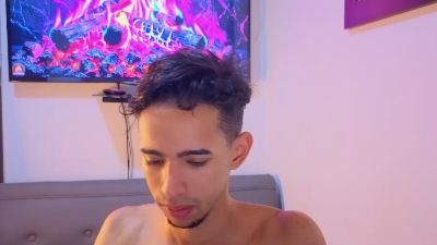 alexandrooo260 live cam on Cam4