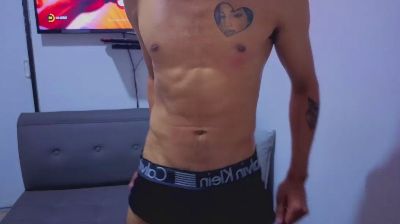 alexandrooo260 live cam on Cam4