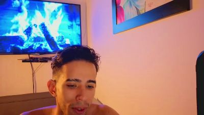 alexandrooo260 live cam on Cam4
