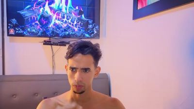 alexandrooo260 live cam on Cam4
