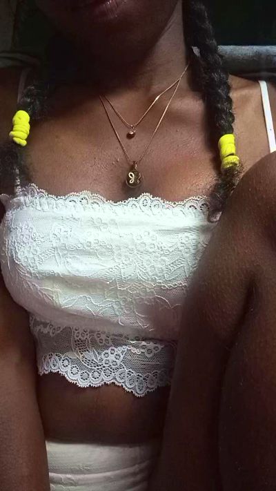 alexiah3 live cam on Cam4
