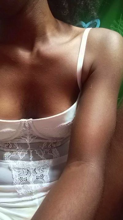 alexiah3 live cam on Cam4