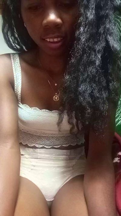 alexiah3 live cam on Cam4