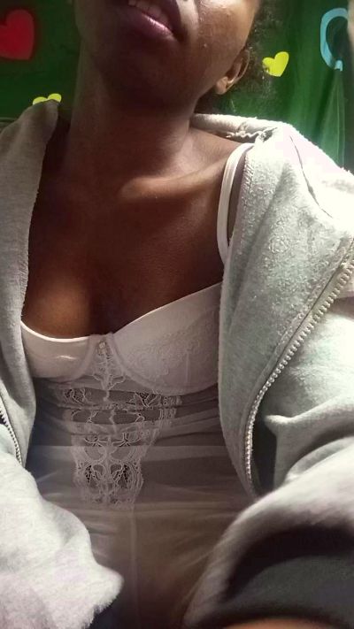 alexiah3 live cam on Cam4