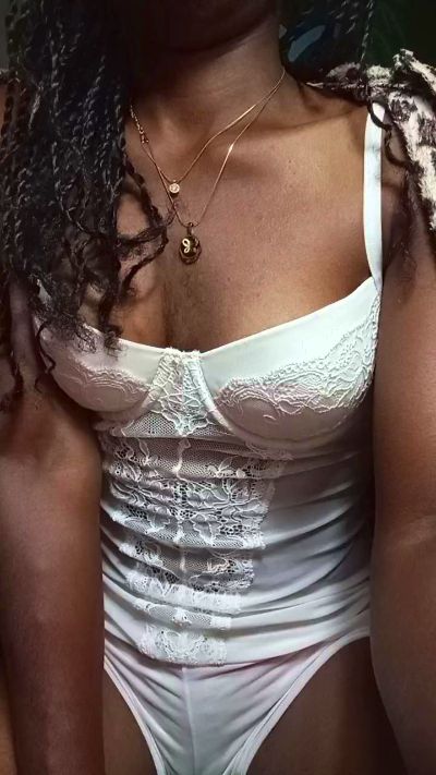 alexiah3 live cam on Cam4