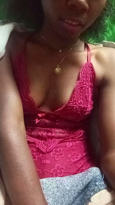 alexiah3 live cam on Cam4