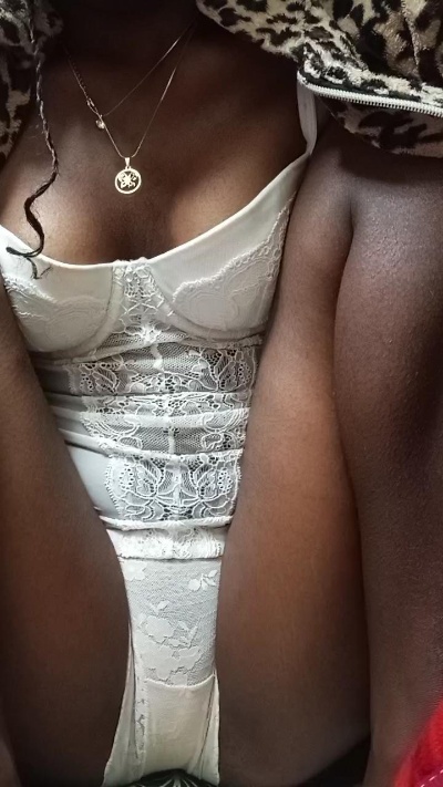 alexiah3 live cam on Cam4