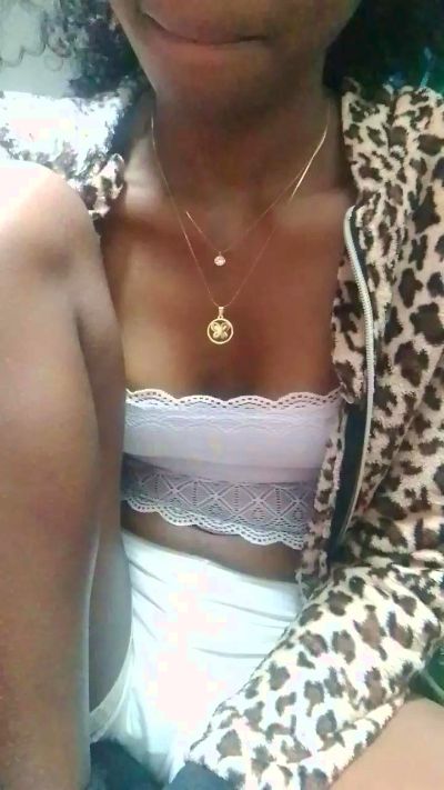 alexiah3 live cam on Cam4