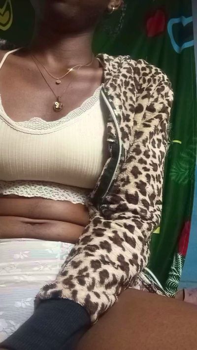 alexiah3 live cam on Cam4