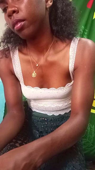 alexiah3 live cam on Cam4