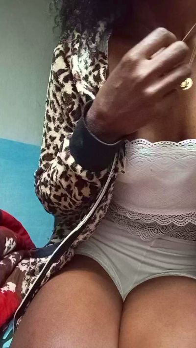 alexiah3 live cam on Cam4
