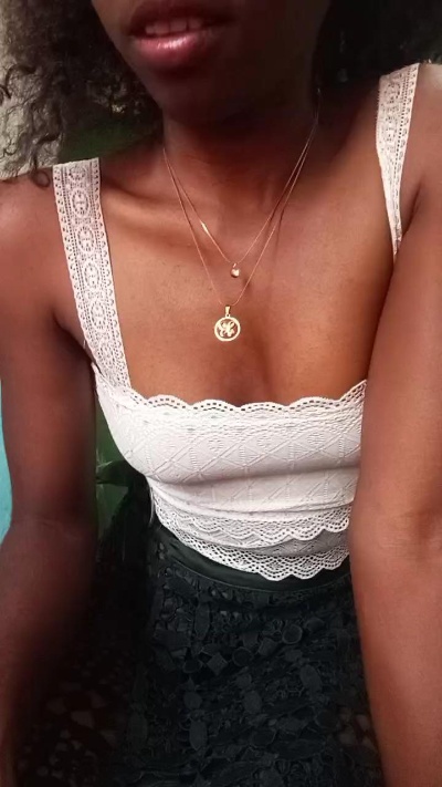 alexiah3 live cam on Cam4