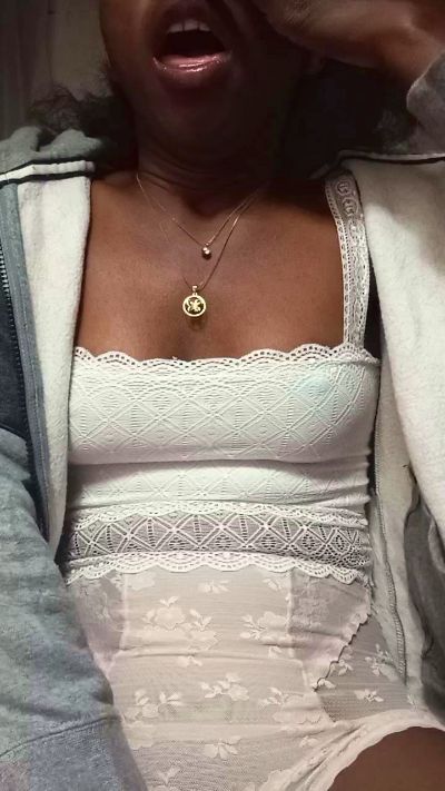 alexiah3 live cam on Cam4