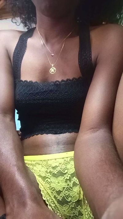 alexiah3 live cam on Cam4