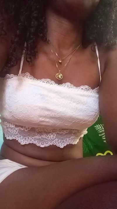 alexiah3 live cam on Cam4