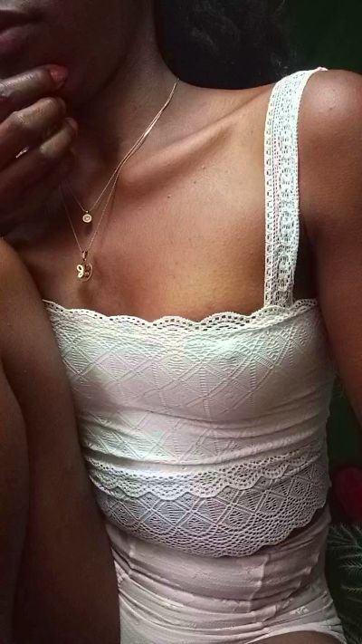 alexiah3 live cam on Cam4