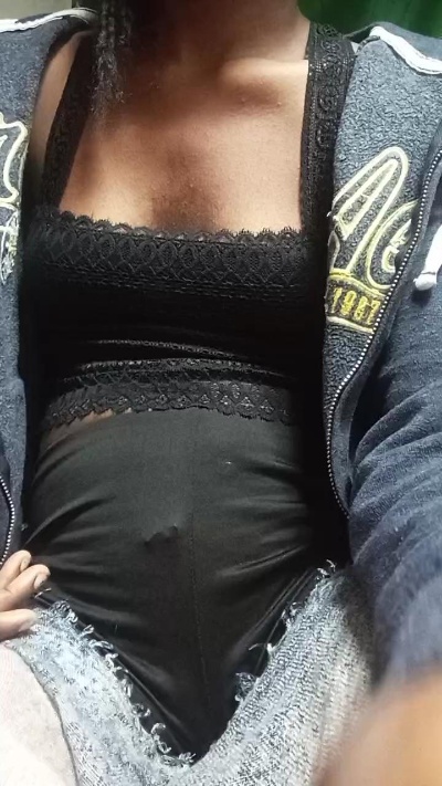 alexiah3 live cam on Cam4
