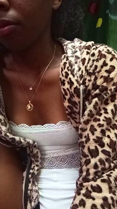 alexiah3 live cam on Cam4