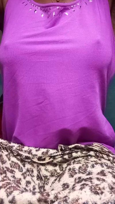 alexiah3 live cam on Cam4