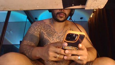 alexmonster2 live cam on Cam4