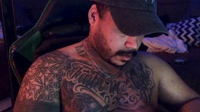 alexmonster2 live cam on Cam4