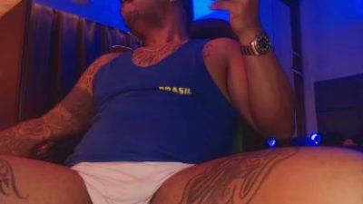 alexmonster2 live cam on Cam4