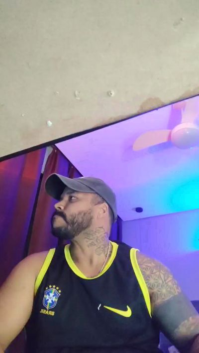 alexmonster2 live cam on Cam4