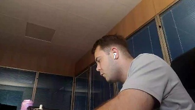 alexxro19 live cam on Cam4