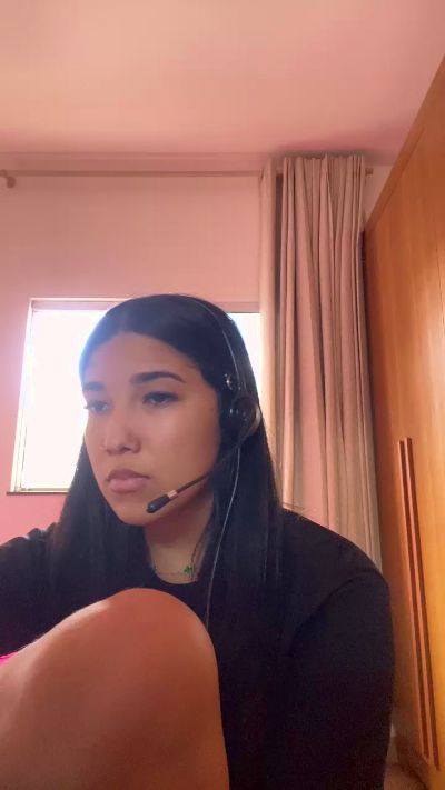 alice22 live cam on Cam4