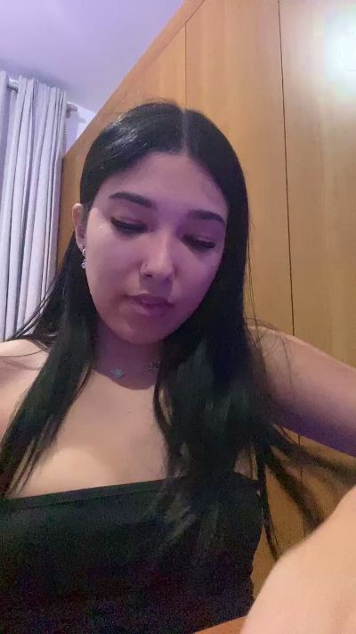 alice22 live cam on Cam4