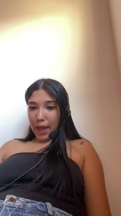 alice22 live cam on Cam4