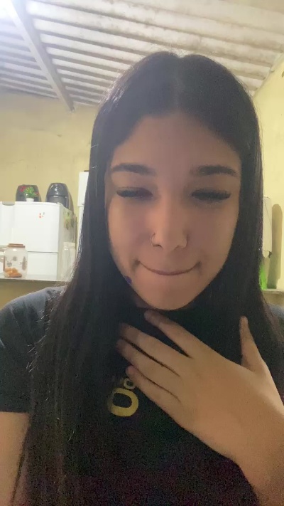 alice22 live cam on Cam4