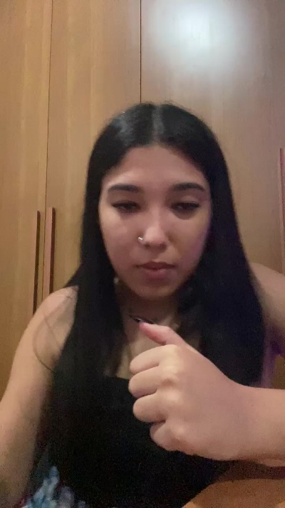 alice22 live cam on Cam4