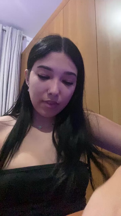alice22 live cam on Cam4