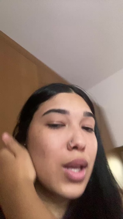 alice22 live cam on Cam4