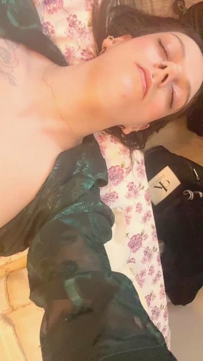 alicepractice5 live cam on Cam4
